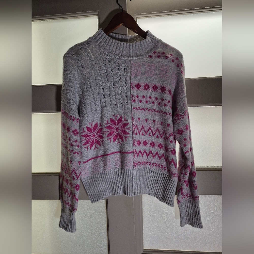 Cupcakes & Cashmere Gray and Pink Crew Neck Sweater